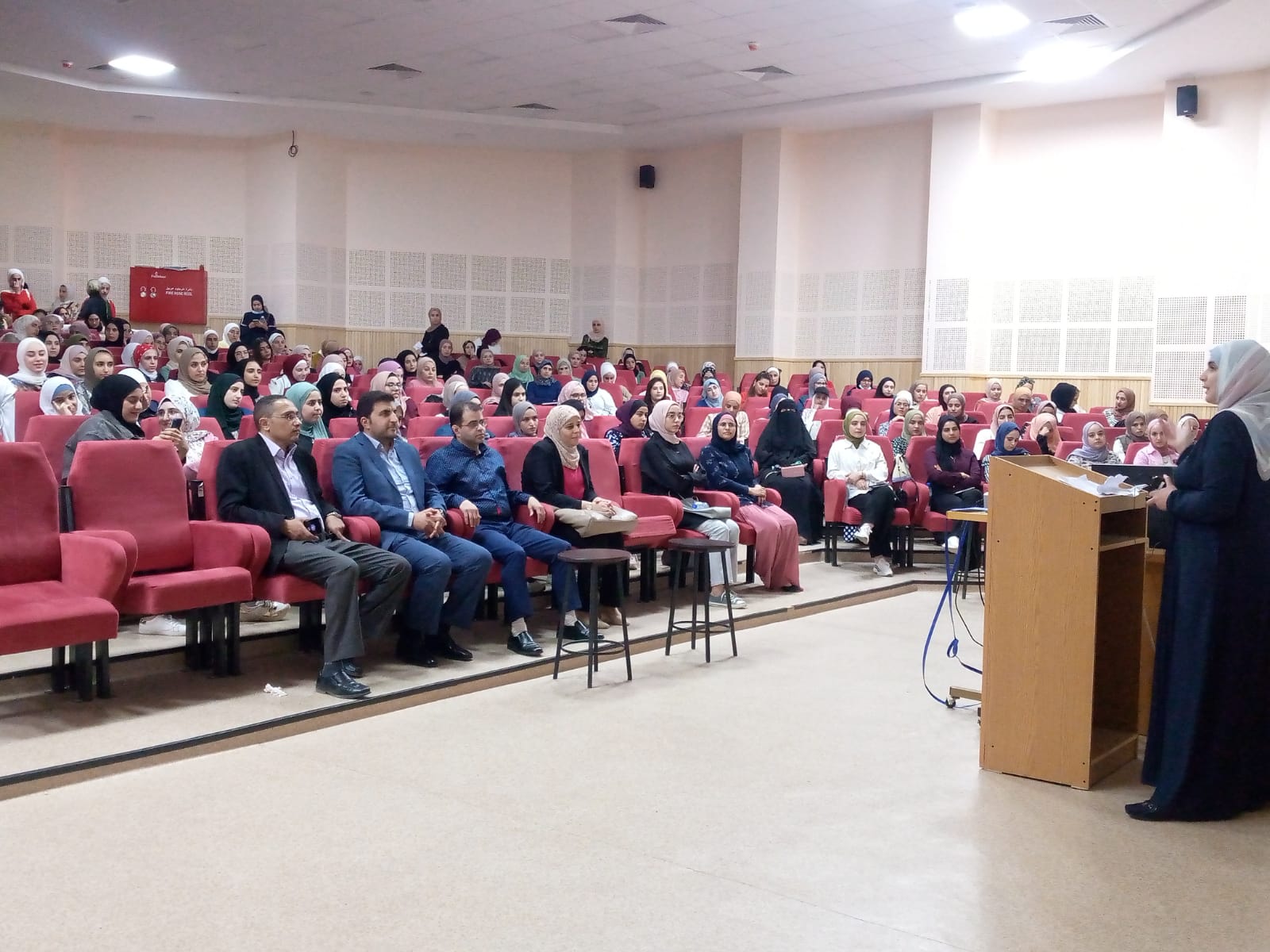 Interactive lectures in pharmacology at the Faculty of Pharmacy